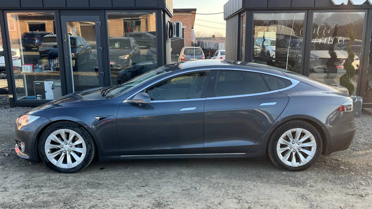 TESLA MODEL S 2017