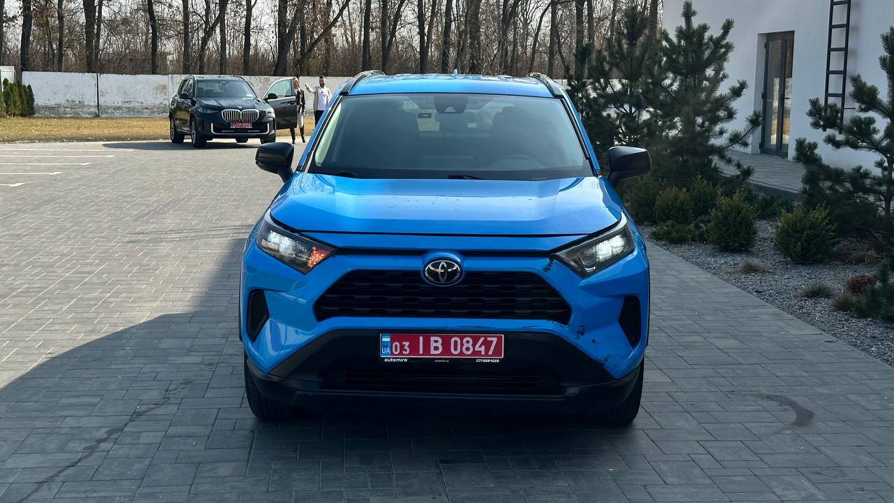 TOYOTA RAV4 LE 2020