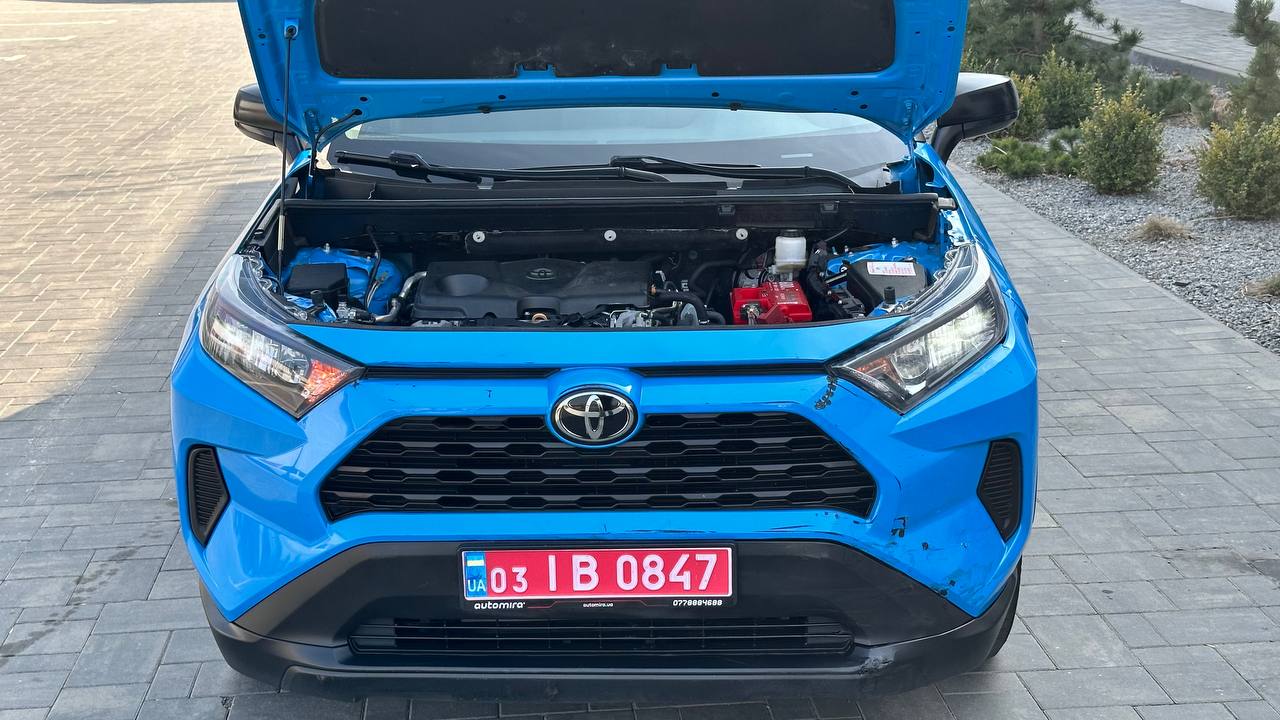 TOYOTA RAV4 LE 2020