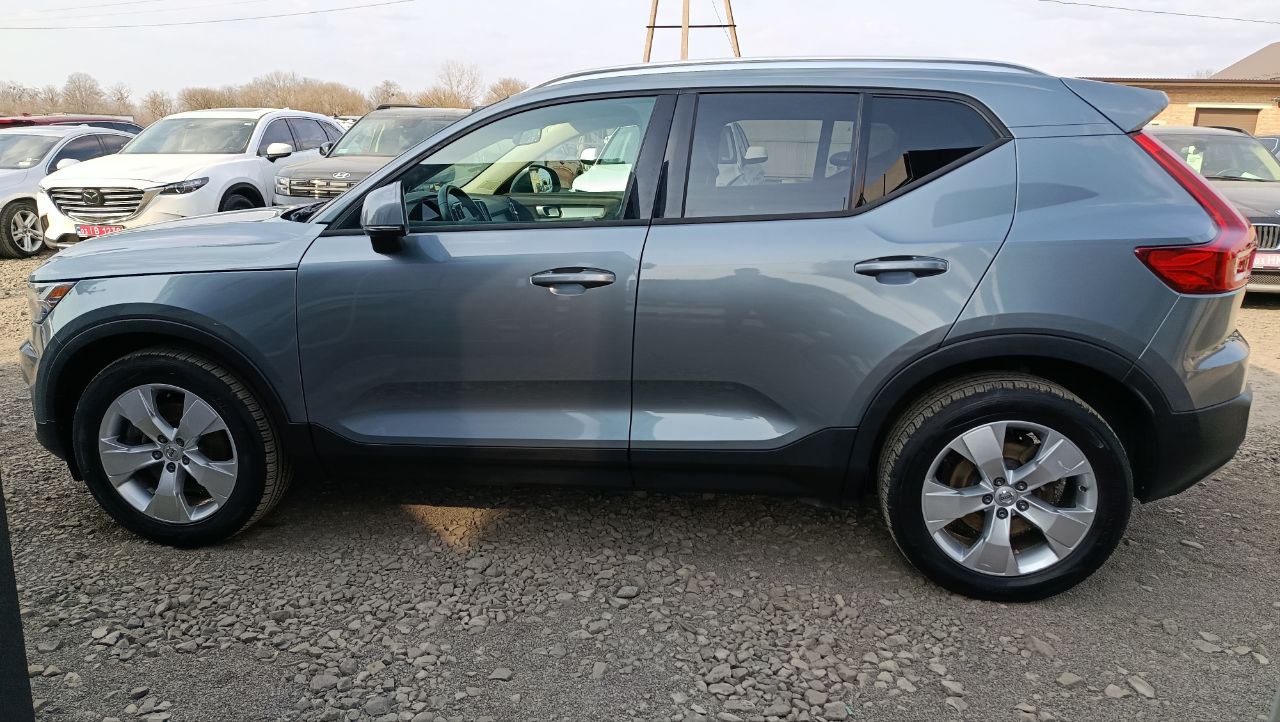 VOLVO XC40 T5 MOMENTUM 2018