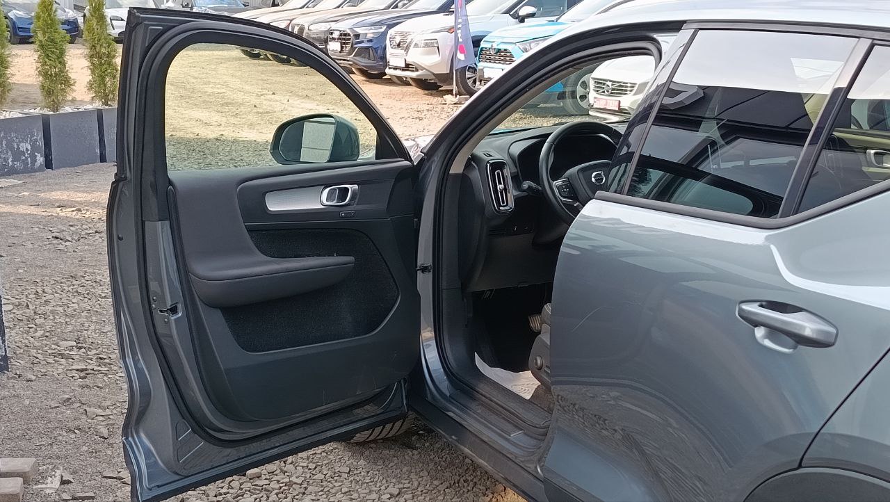 VOLVO XC40 T5 MOMENTUM 2018