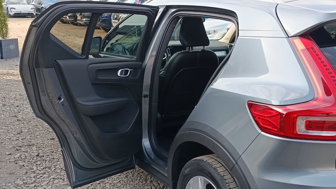 VOLVO XC40 T5 MOMENTUM 2018