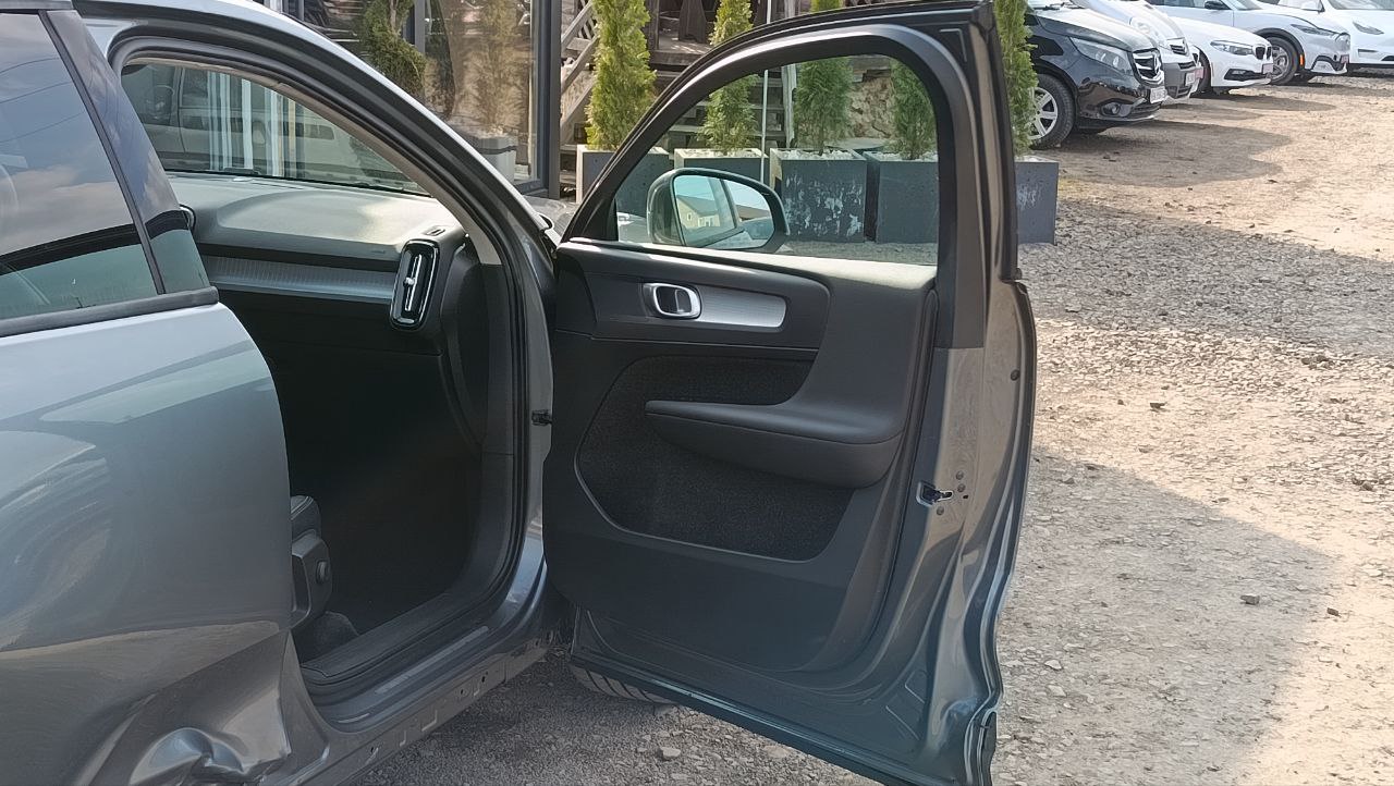 VOLVO XC40 T5 MOMENTUM 2018