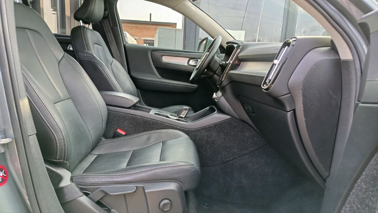 VOLVO XC40 T5 MOMENTUM 2018