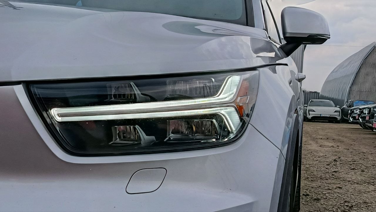 VOLVO XC40 T5 MOMENTUM 2019