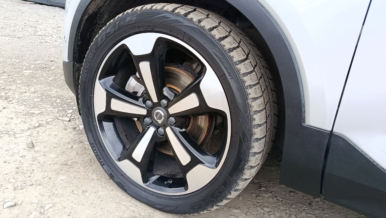 VOLVO XC40 T5 MOMENTUM 2019