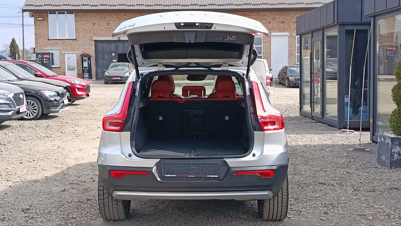 VOLVO XC40 T5 MOMENTUM 2019