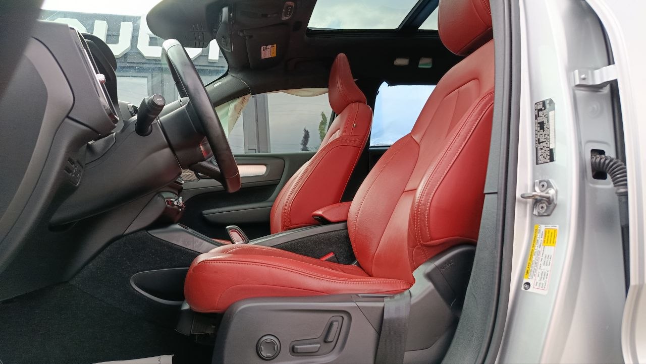 VOLVO XC40 T5 MOMENTUM 2019