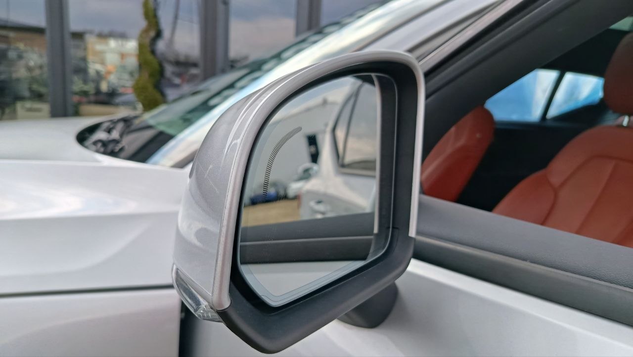 VOLVO XC40 T5 MOMENTUM 2019