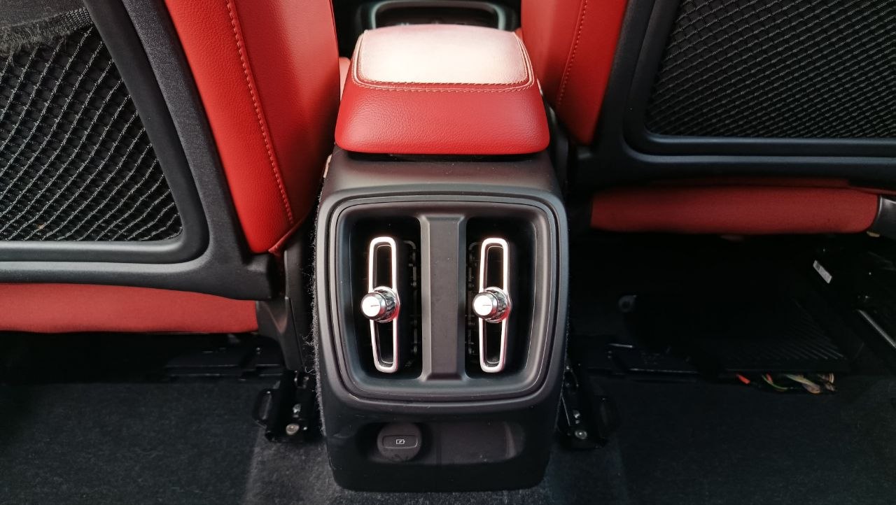 VOLVO XC40 T5 MOMENTUM 2019