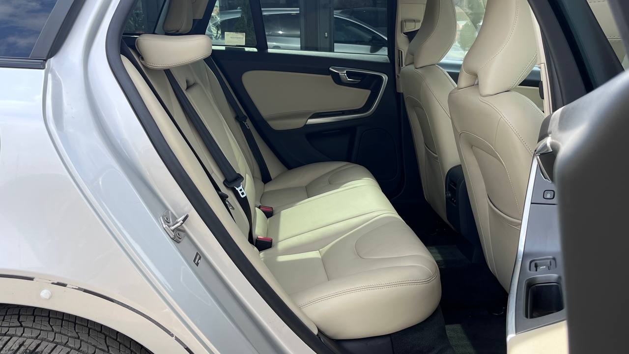 VOLVO V60 CROSS COUNTRY PREMIER 2016