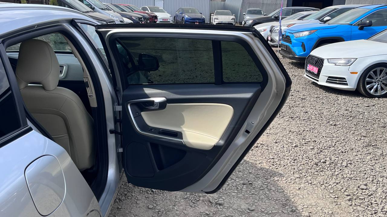 VOLVO V60 CROSS COUNTRY PREMIER 2016