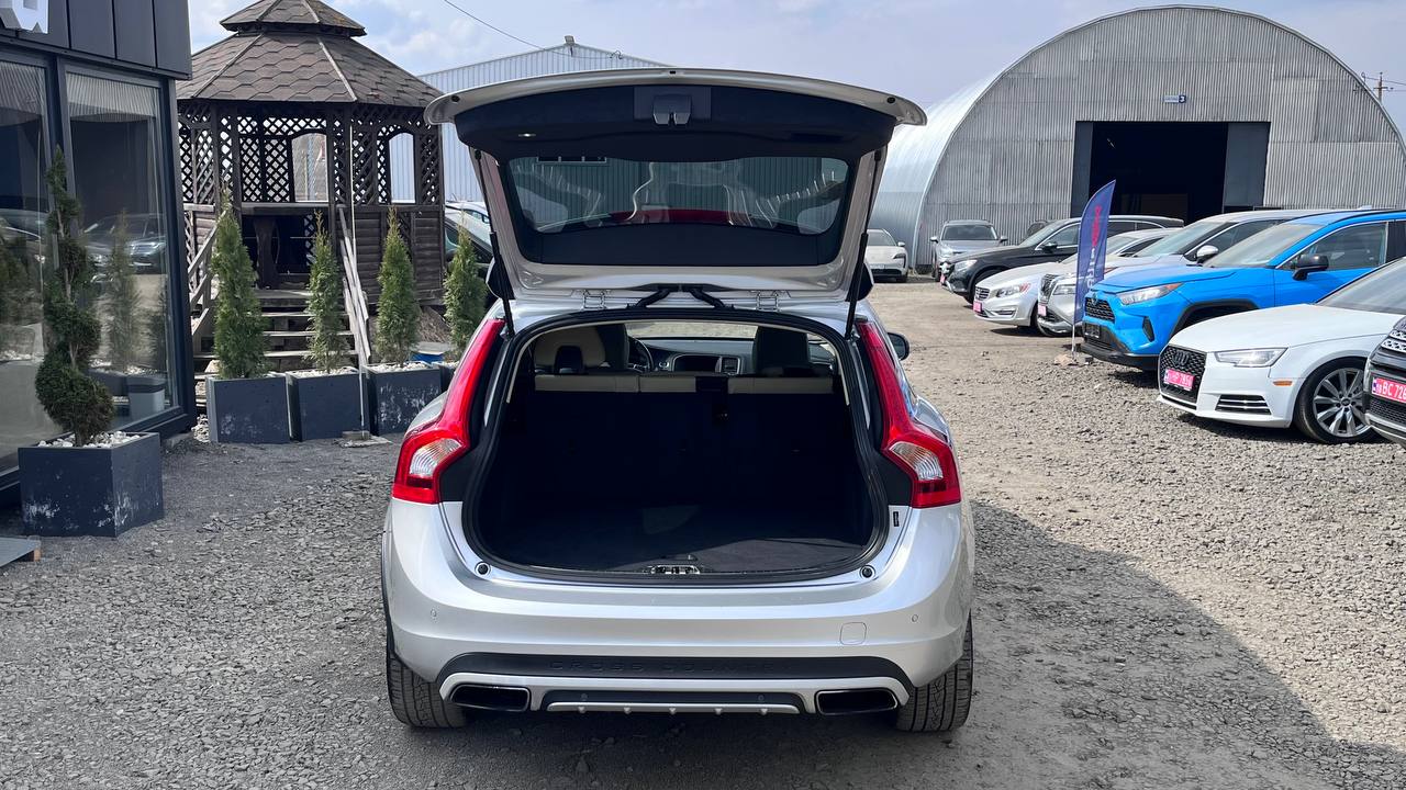 VOLVO V60 CROSS COUNTRY PREMIER 2016