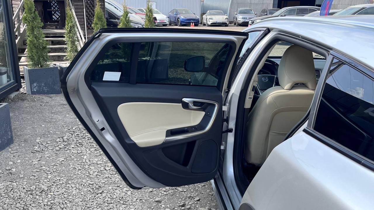 VOLVO V60 CROSS COUNTRY PREMIER 2016