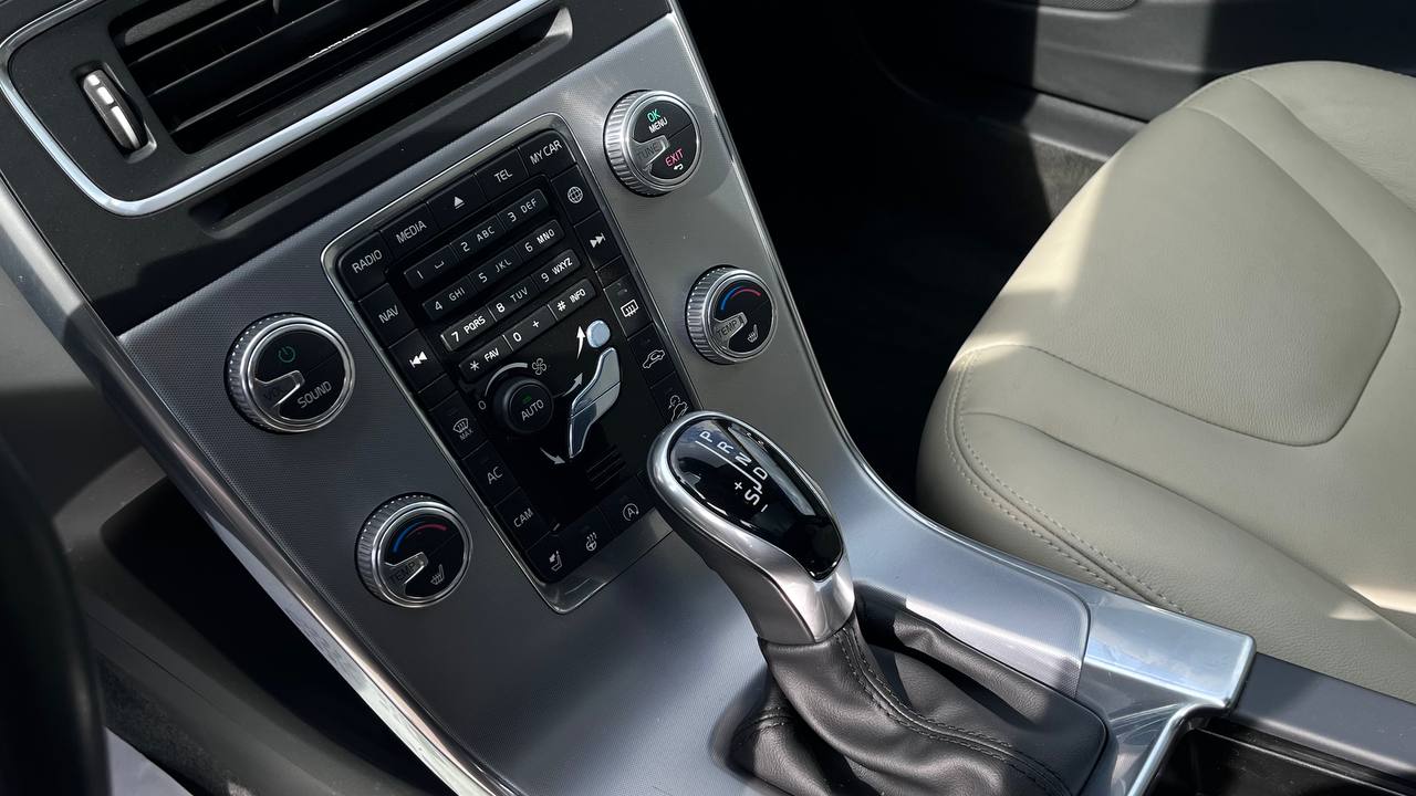 VOLVO V60 CROSS COUNTRY PREMIER 2016