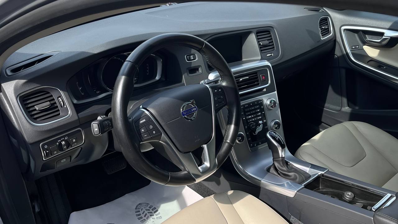 VOLVO V60 CROSS COUNTRY PREMIER 2016