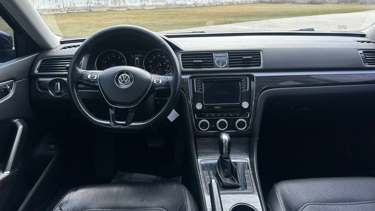 VOLKSWAGEN PASSAT SE 2015