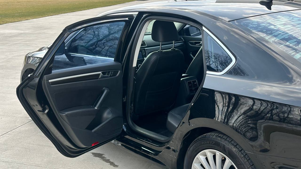 VOLKSWAGEN PASSAT SE 2015