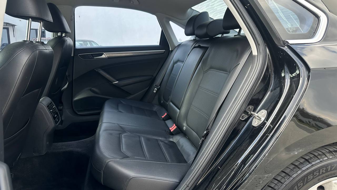 VOLKSWAGEN PASSAT SE 2015