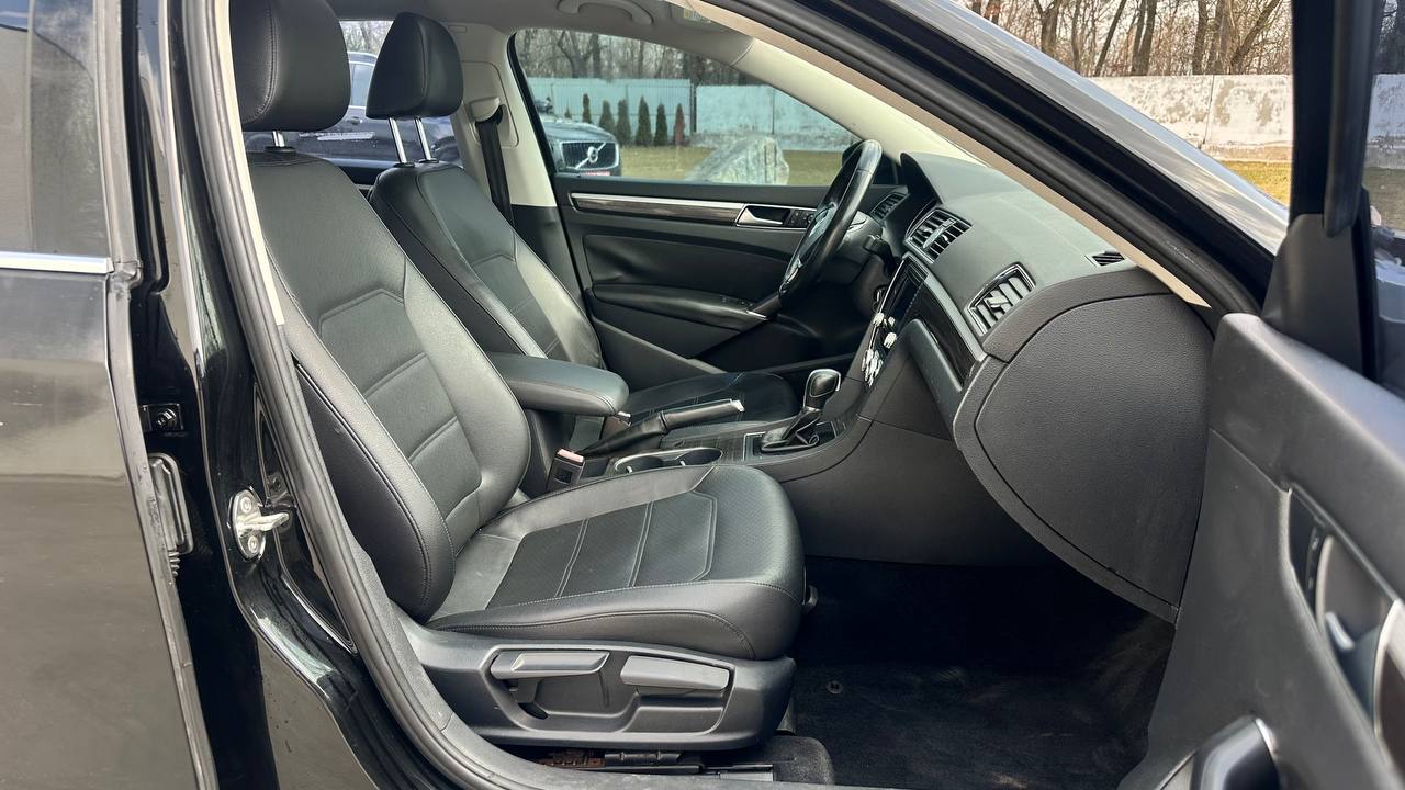 VOLKSWAGEN PASSAT SE 2015