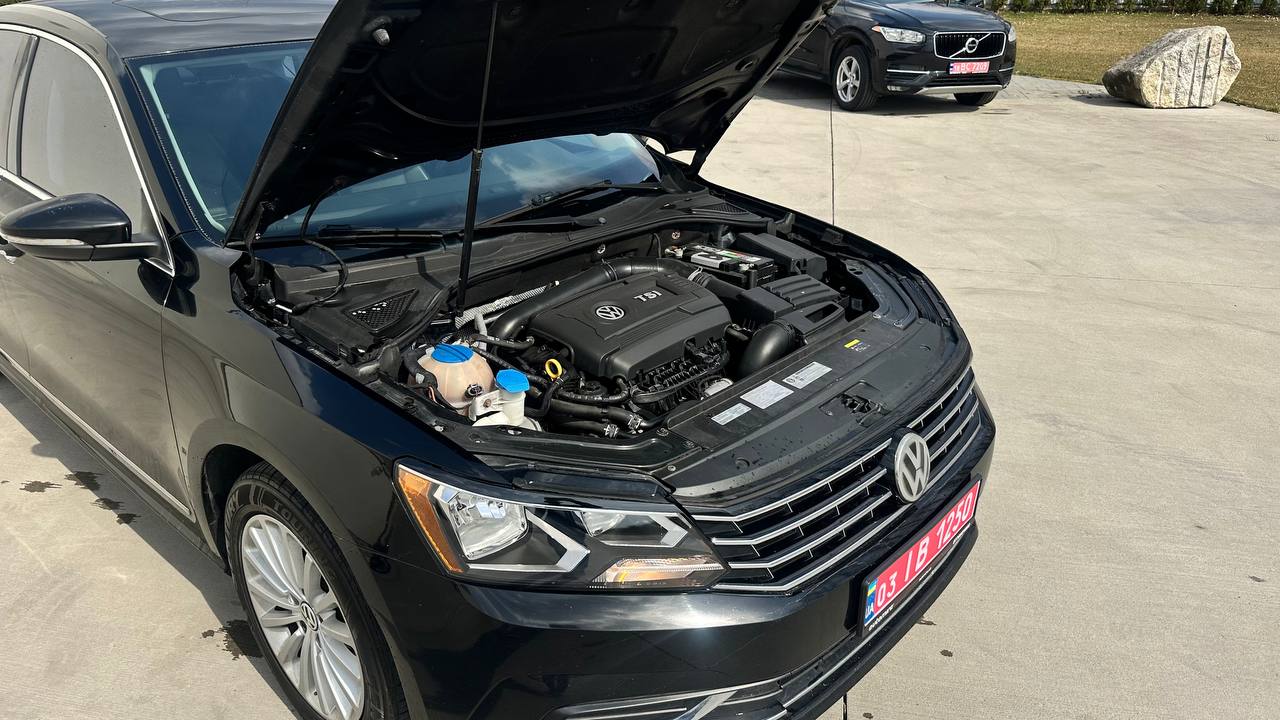 VOLKSWAGEN PASSAT SE 2015