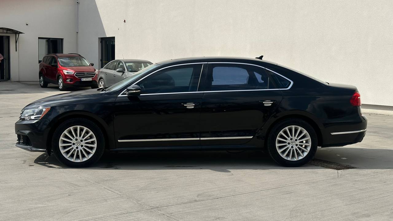 VOLKSWAGEN PASSAT SE 2015
