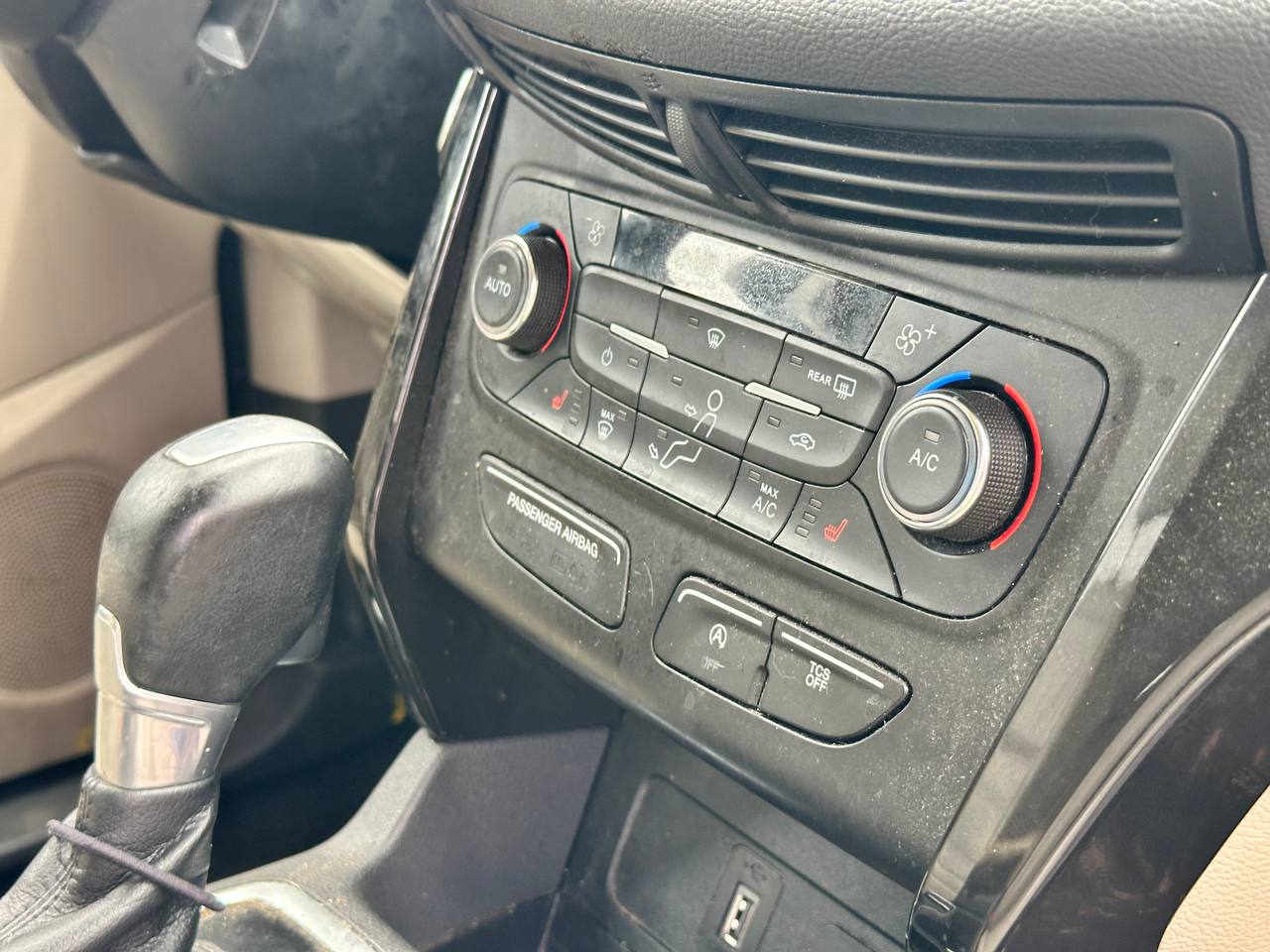 FORD ESCAPE TITANIUM 2017