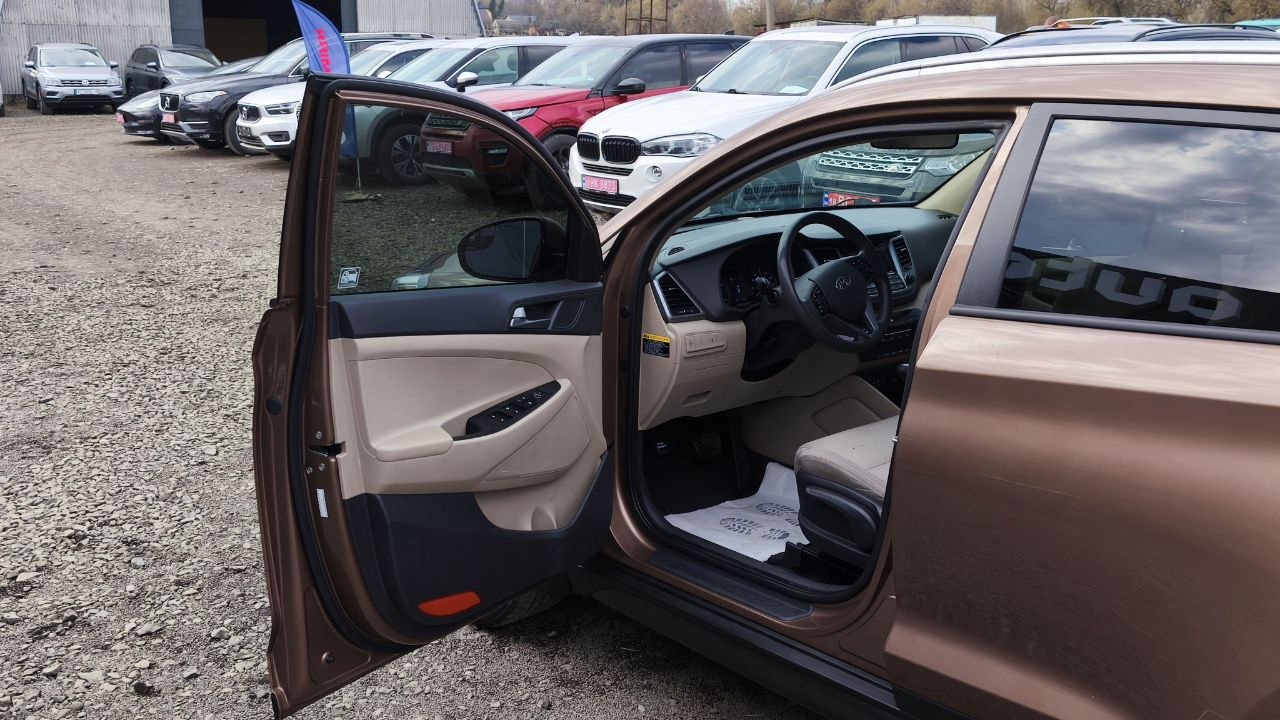 HYUNDAI TUCSON SE LIMITED 2016