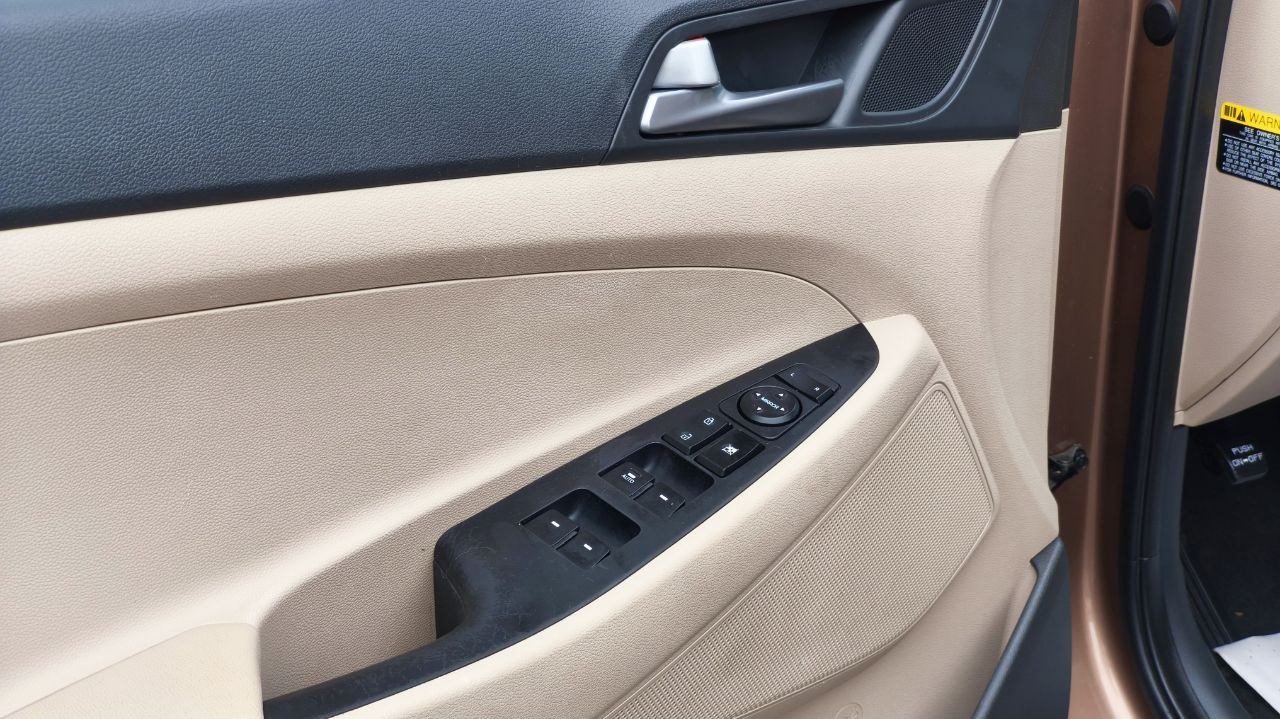 HYUNDAI TUCSON SE LIMITED 2016