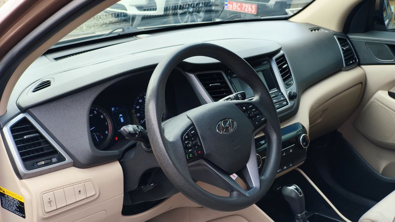 HYUNDAI TUCSON SE LIMITED 2016