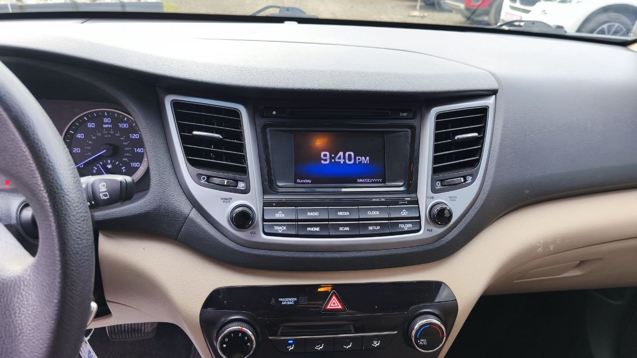 HYUNDAI TUCSON SE LIMITED 2016