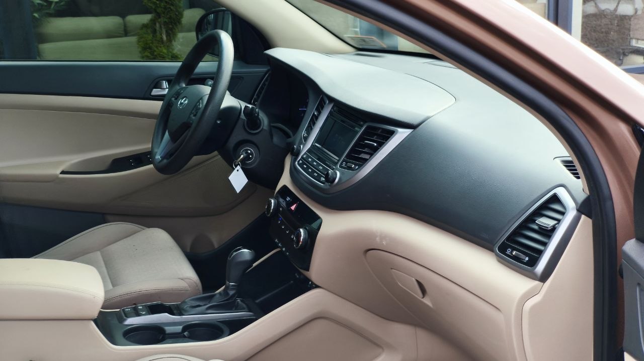 HYUNDAI TUCSON SE LIMITED 2016