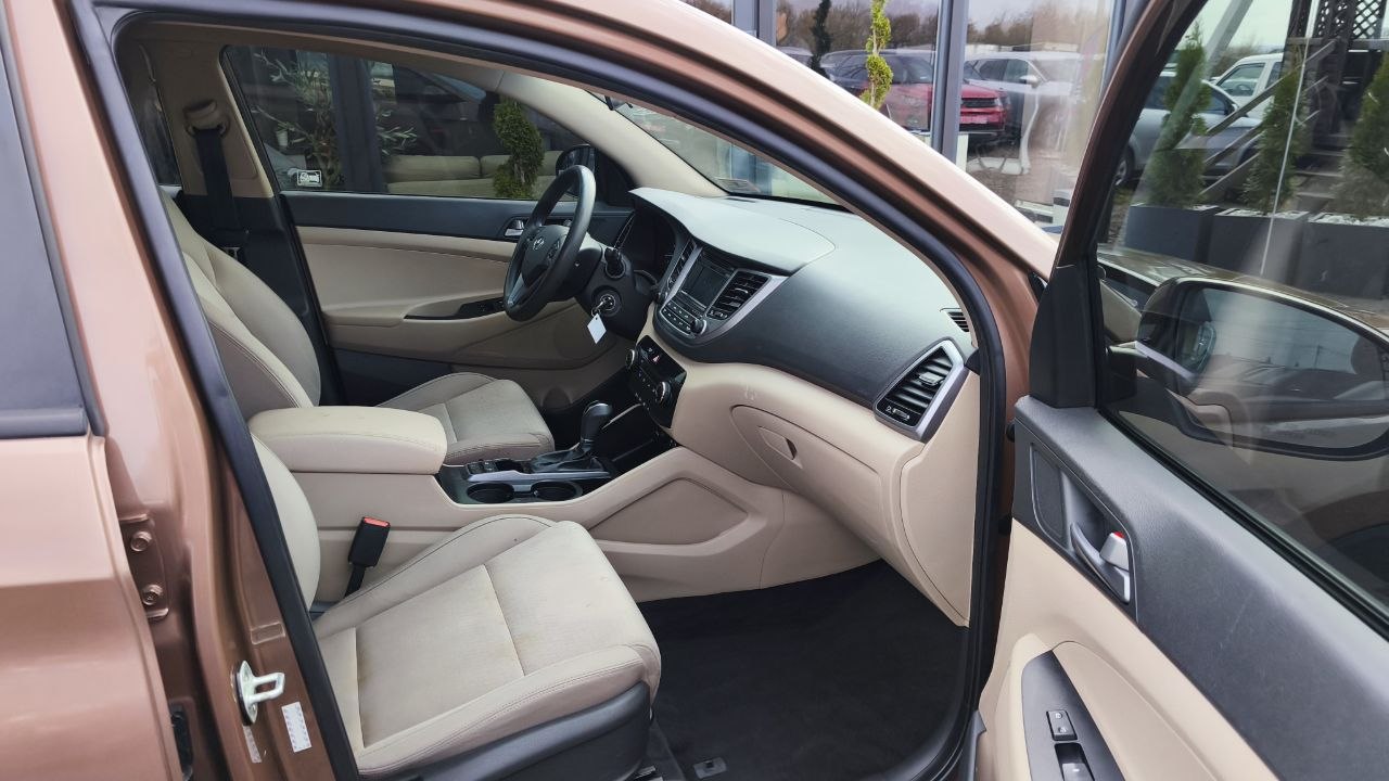 HYUNDAI TUCSON SE LIMITED 2016