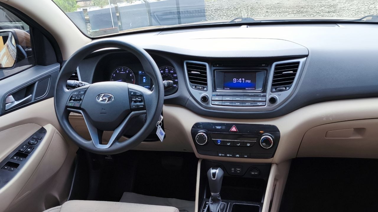 HYUNDAI TUCSON SE LIMITED 2016