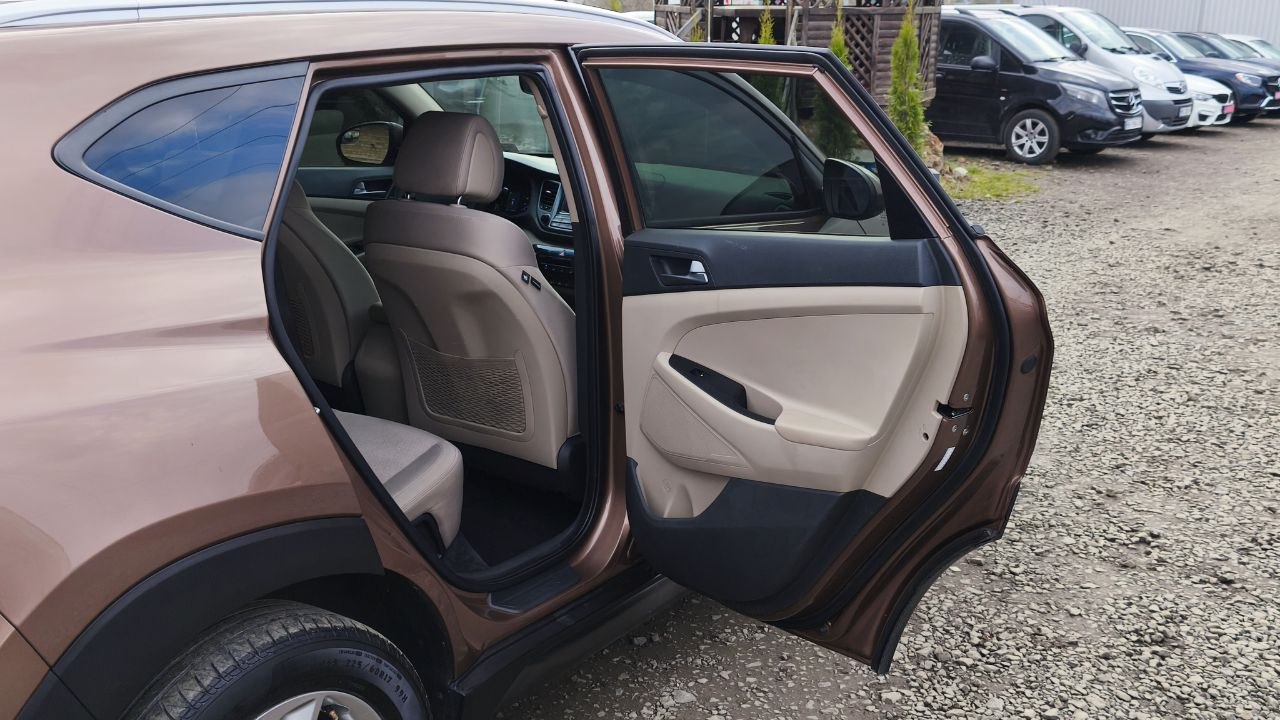 HYUNDAI TUCSON SE LIMITED 2016