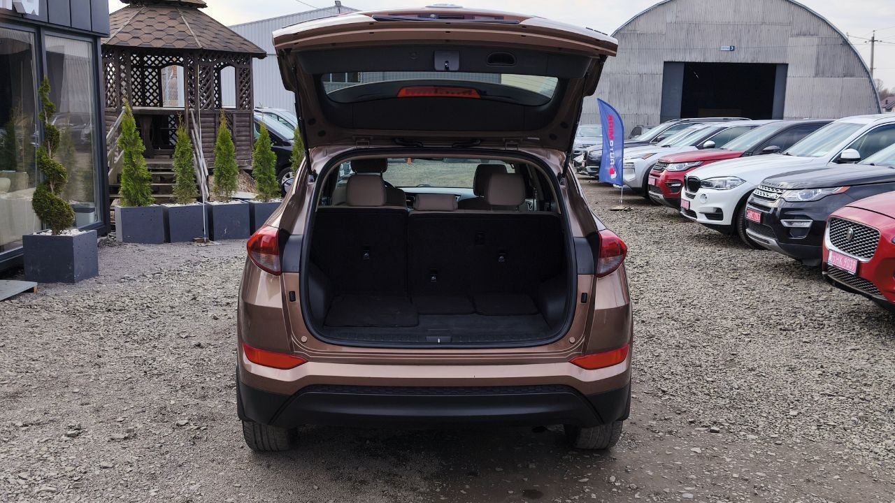 HYUNDAI TUCSON SE LIMITED 2016