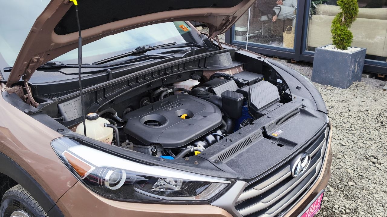 HYUNDAI TUCSON SE LIMITED 2016