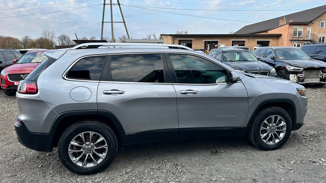 JEEP CHEROKEE LATITUDE PLUS 2019
