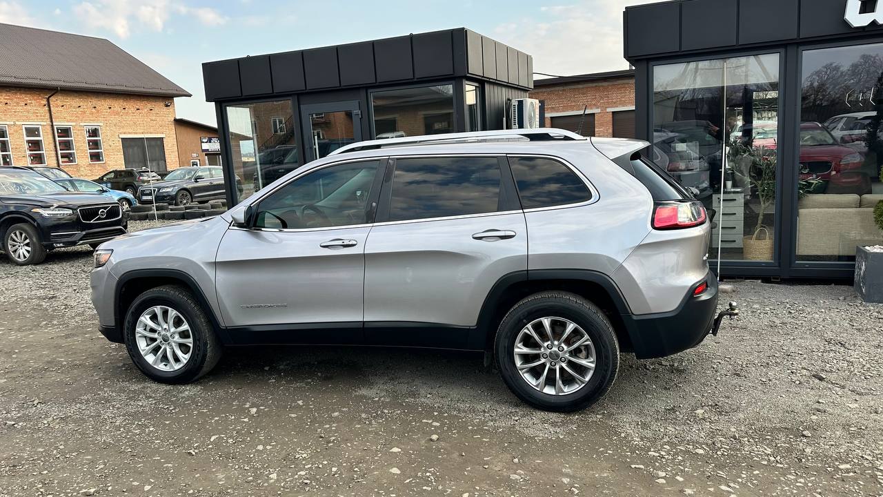 JEEP CHEROKEE LATITUDE PLUS 2019
