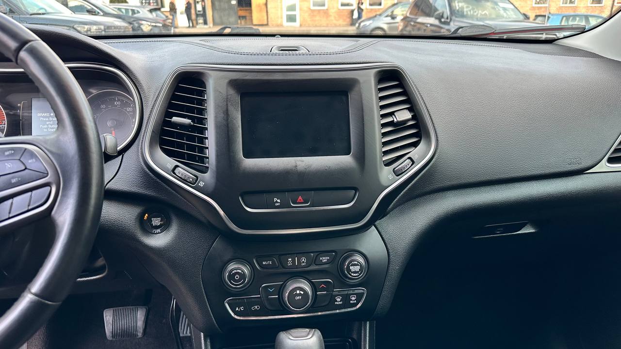 JEEP CHEROKEE LATITUDE PLUS 2019