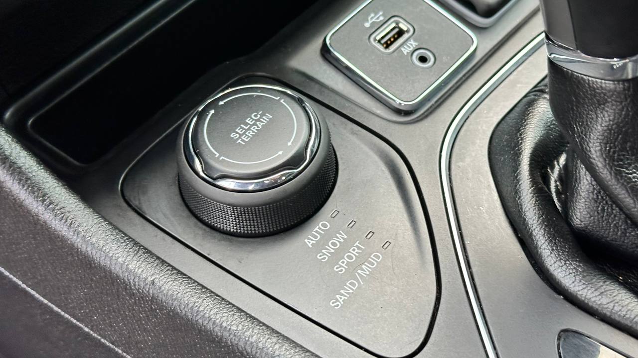 JEEP CHEROKEE LATITUDE PLUS 2019