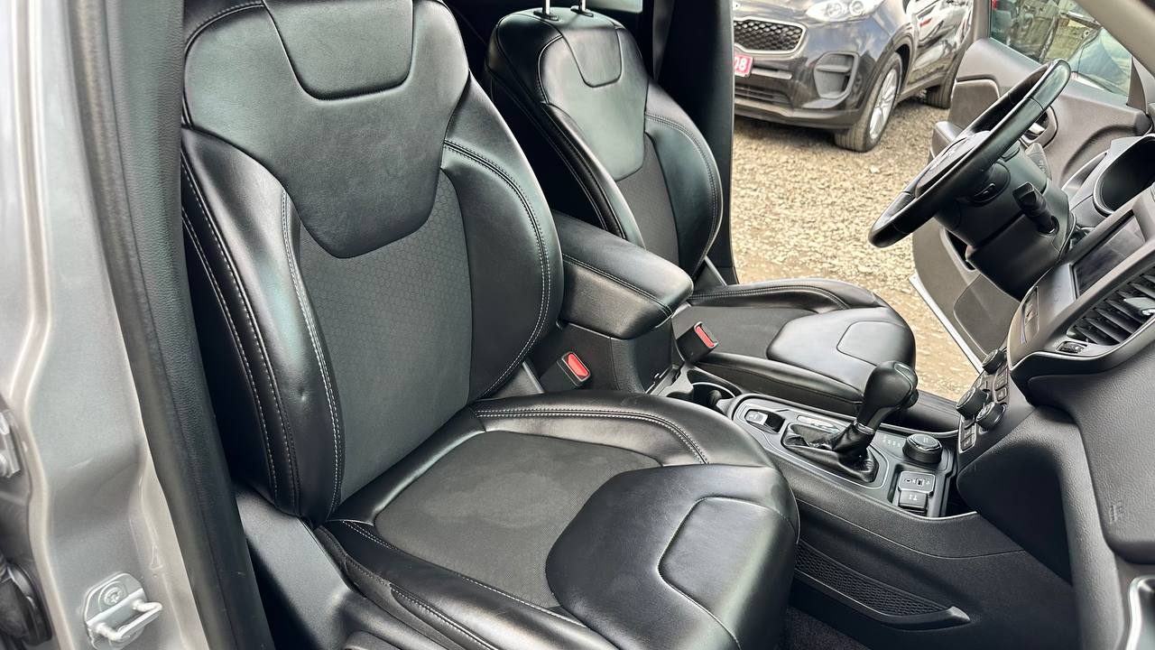 JEEP CHEROKEE LATITUDE PLUS 2019