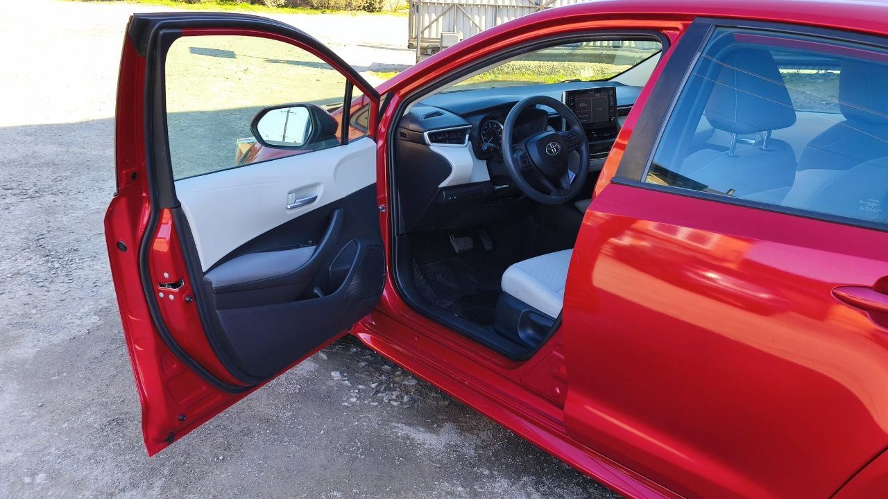 TOYOTA COROLLA LE 2019