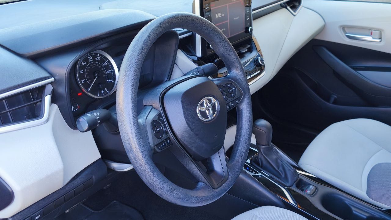 TOYOTA COROLLA LE 2019