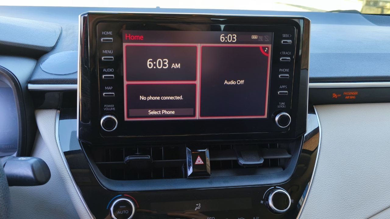 TOYOTA COROLLA LE 2019