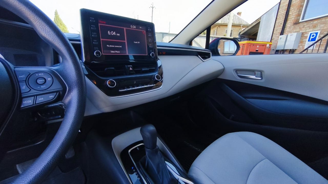 TOYOTA COROLLA LE 2019