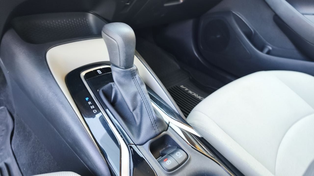 TOYOTA COROLLA LE 2019