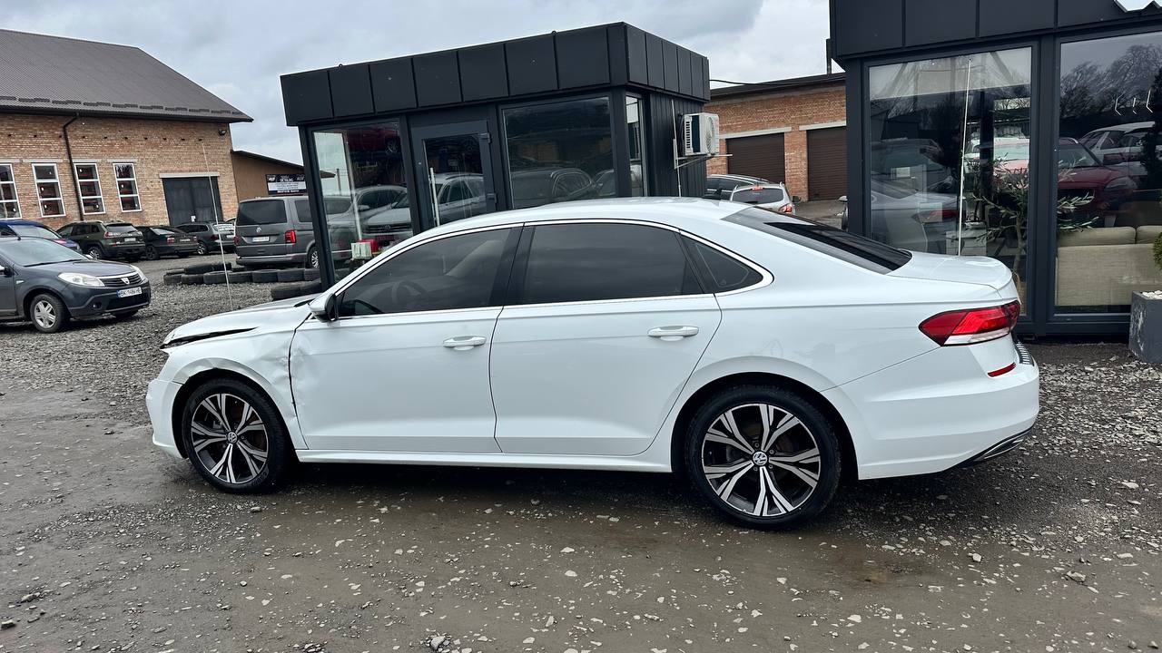 VOLKSWAGEN PASSAT SE 2021