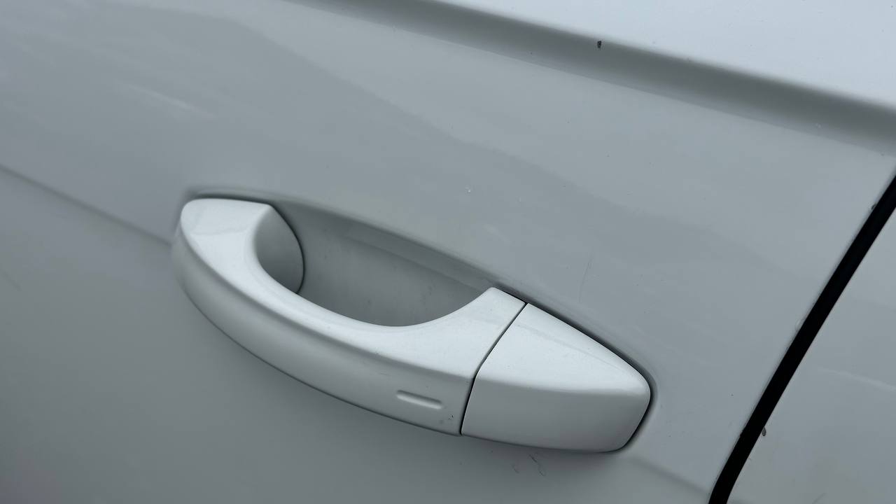 VOLKSWAGEN PASSAT SE 2021