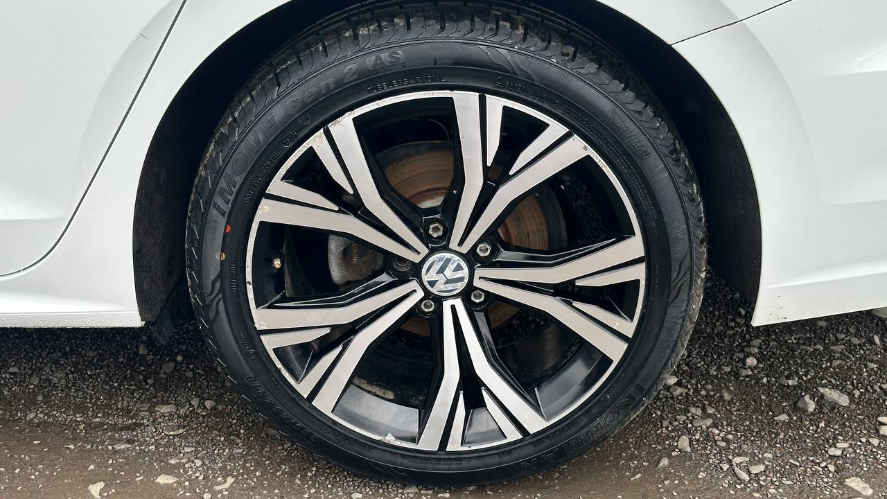 VOLKSWAGEN PASSAT SE 2021